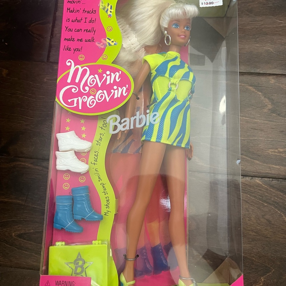 Barbie Movin GROOVIN nwt
